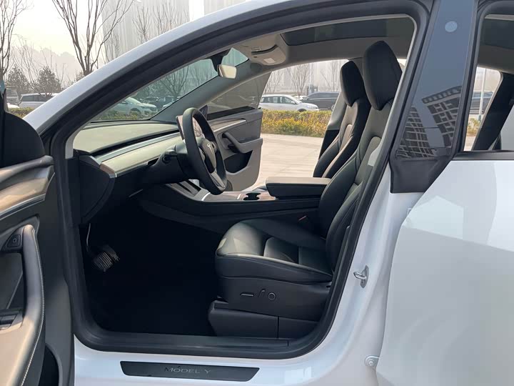 Фото 4 - Tesla Model Y