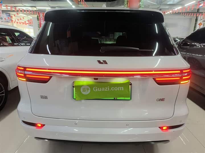 Фото 6 - LiXiang One