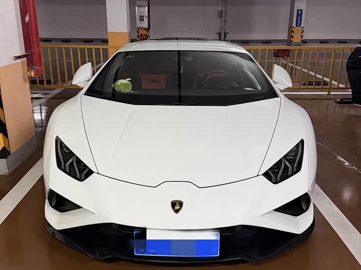 Фото 2 - Lamborghini Huracán