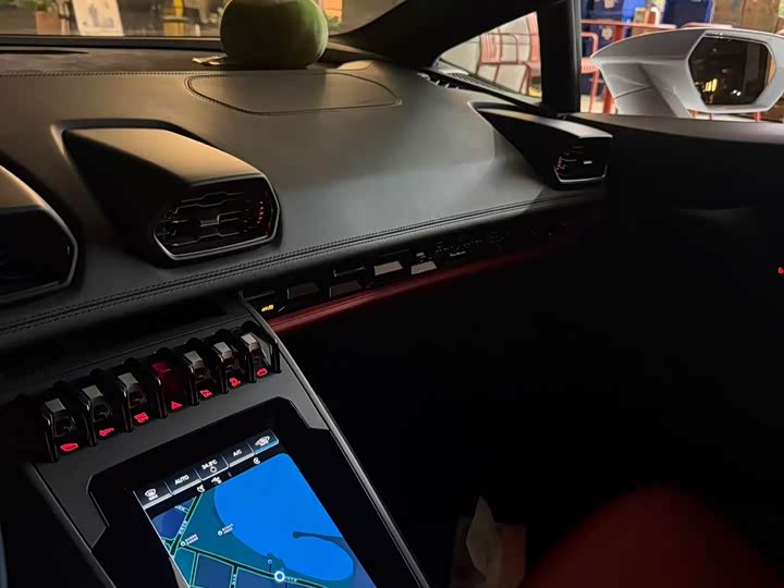 Фото 7 - Lamborghini Huracán