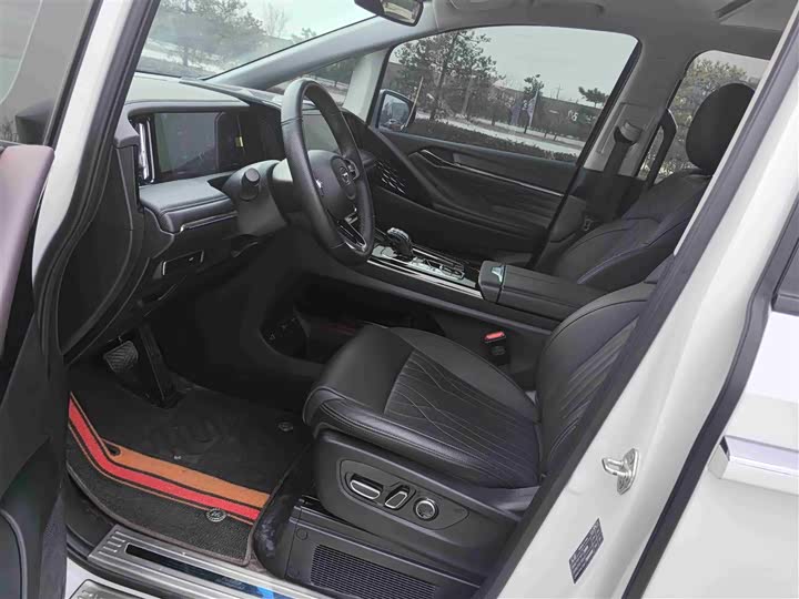 Фото 7 - GAC Trumpchi M8