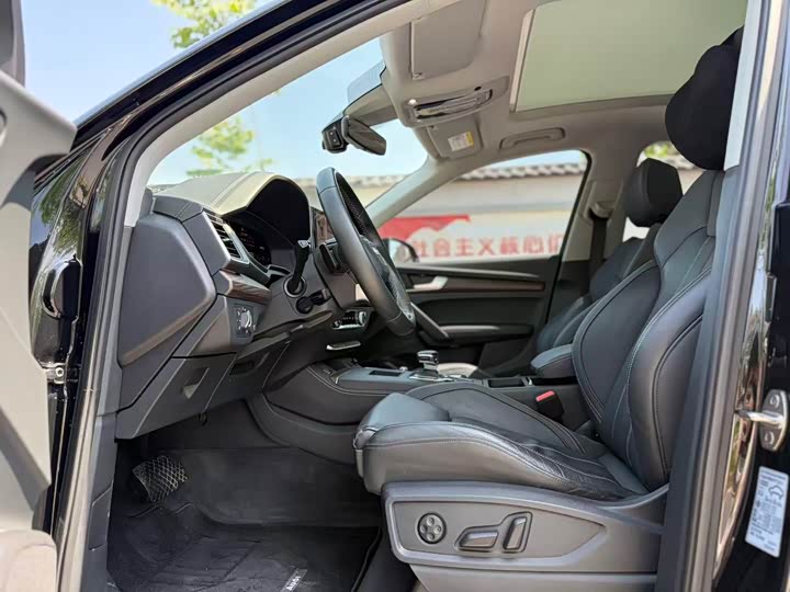 Фото 4 - Audi Q5L