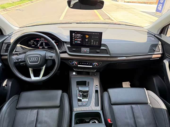 Фото 5 - Audi Q5L