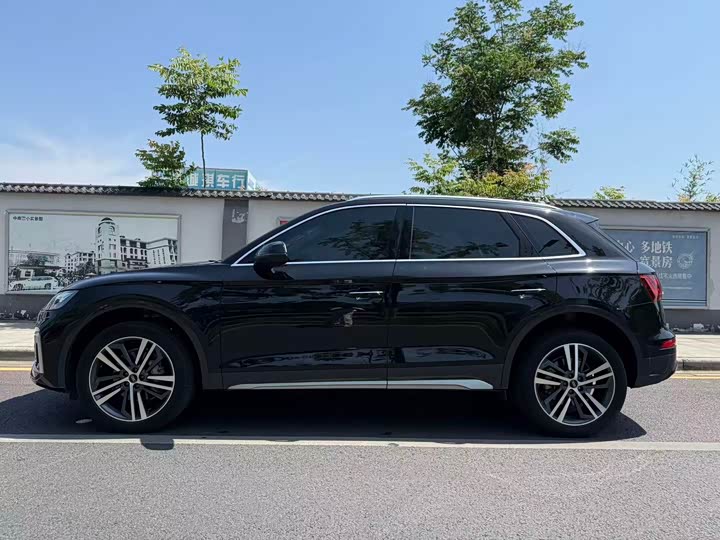Фото 7 - Audi Q5L