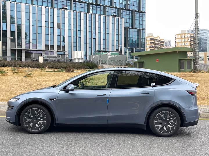 Фото 4 - Tesla Model Y