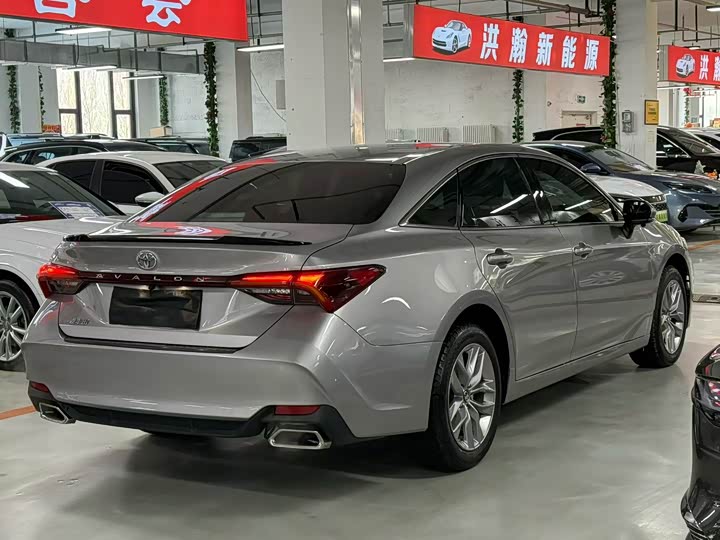 Фото 7 - Toyota Avalon