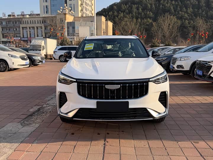 Фото 2 - Geely Atlas