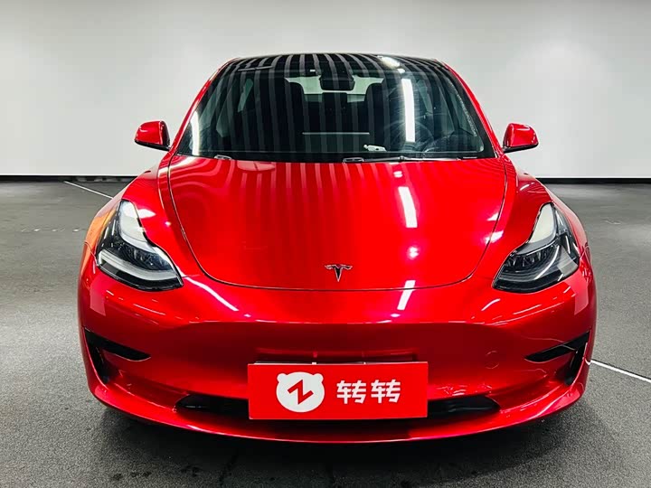 Фото 2 - Tesla Model 3