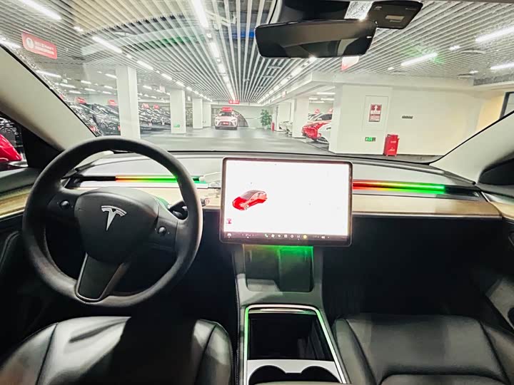Фото 9 - Tesla Model 3