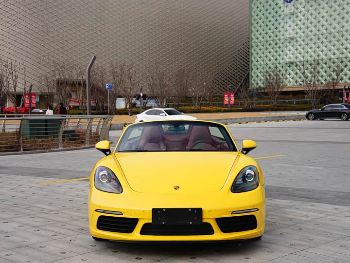 Фото 2 - Porsche 718