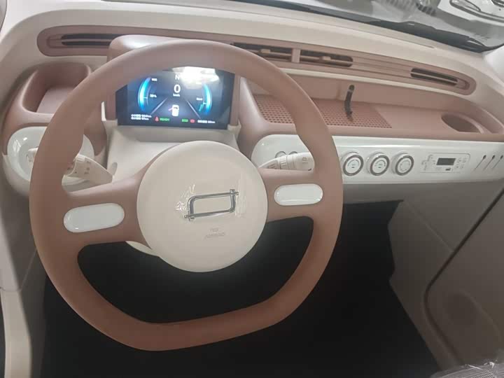 Фото 3 - Bestune Pony