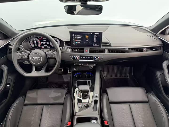 Фото 6 - Audi A4L