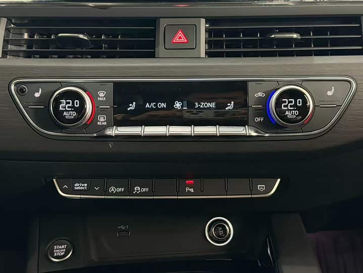 Фото 9 - Audi A4L