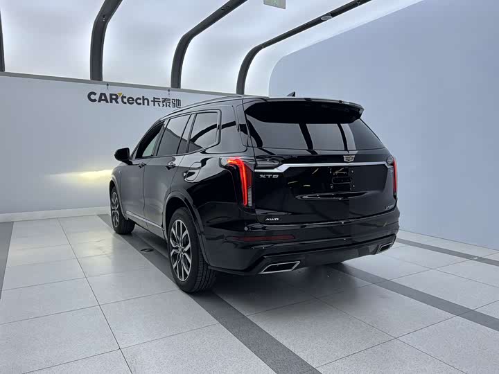 Фото 3 - Cadillac XT6