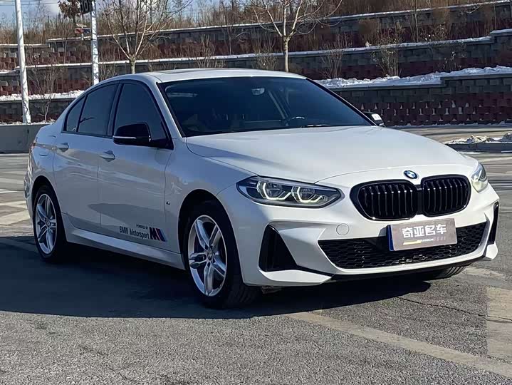 Фото 3 - BMW 1 Series