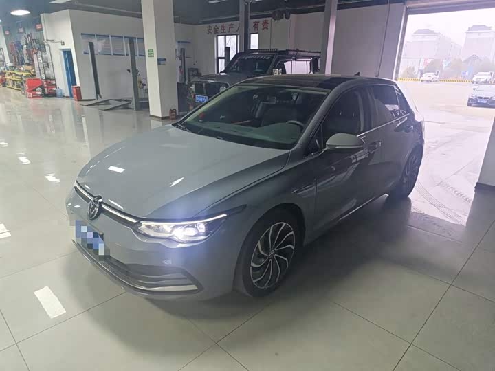 Фото 2 - Volkswagen Golf