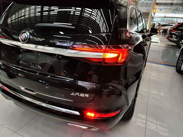 Фото 8 - Buick Enclave