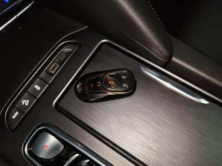 Фото 9 - Buick Enclave