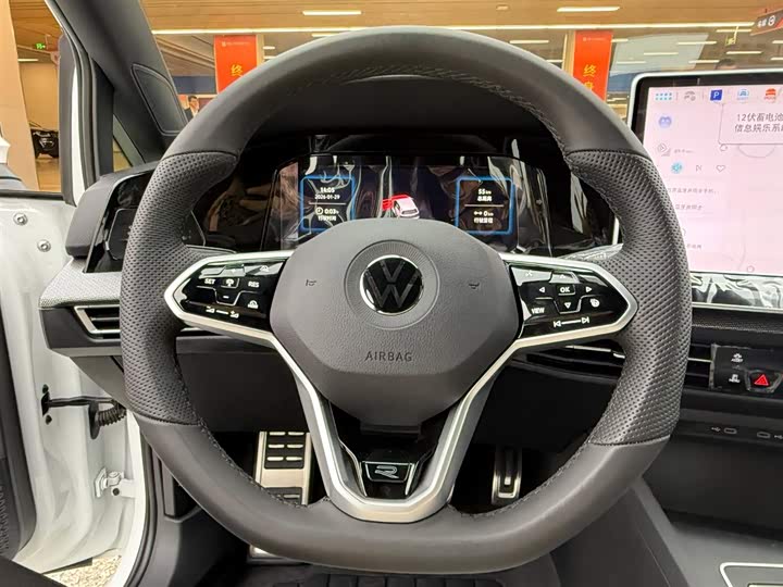 Фото 7 - Volkswagen Golf