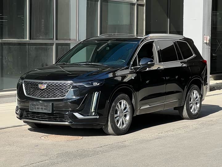 Фото 1 - Cadillac XT6