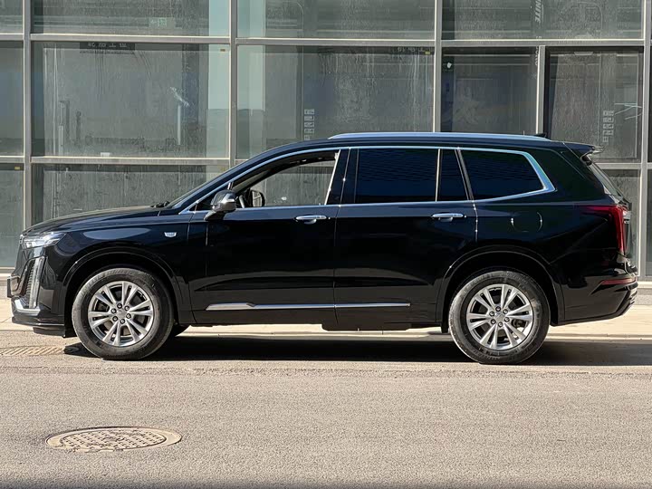 Фото 4 - Cadillac XT6