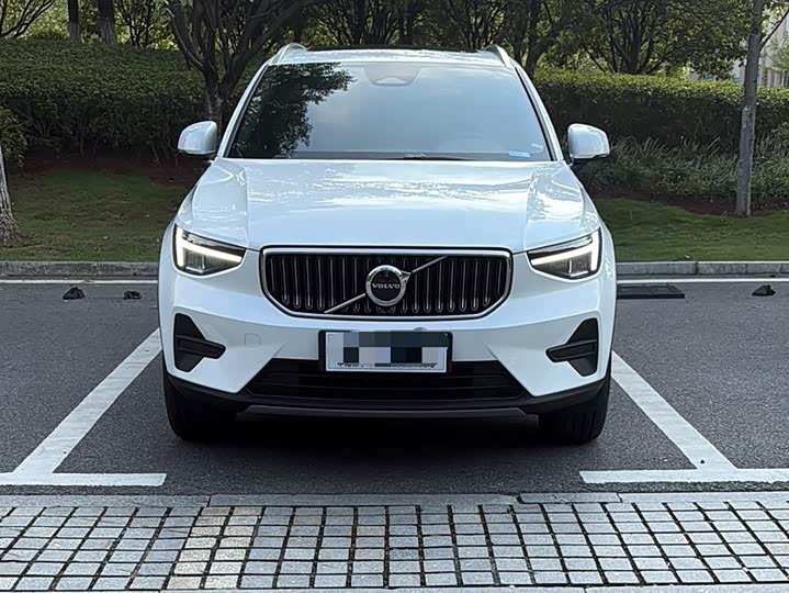 Фото 2 - Volvo XC40