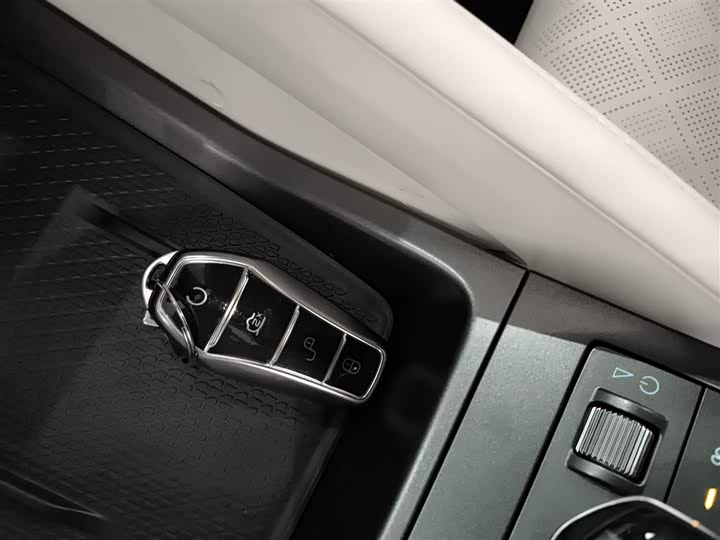 Фото 9 - BYD Yuan Up