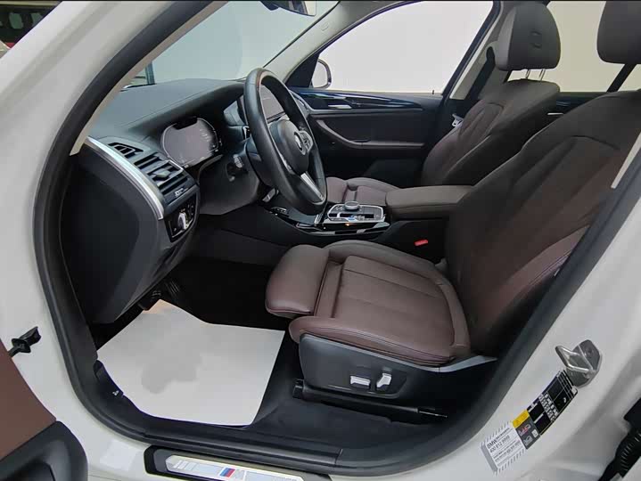 Фото 6 - BMW iX3