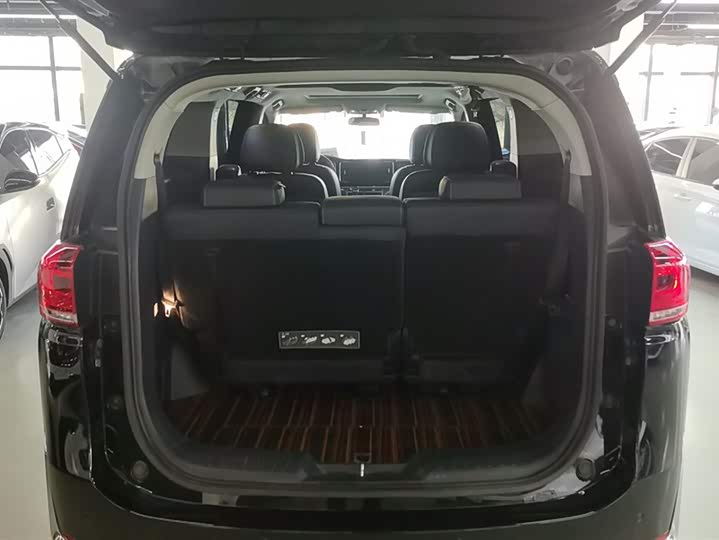 Фото 4 - GAC Trumpchi M8