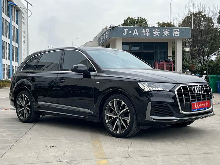 Фото 3 - Audi Q7