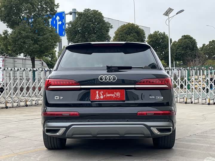 Фото 5 - Audi Q7