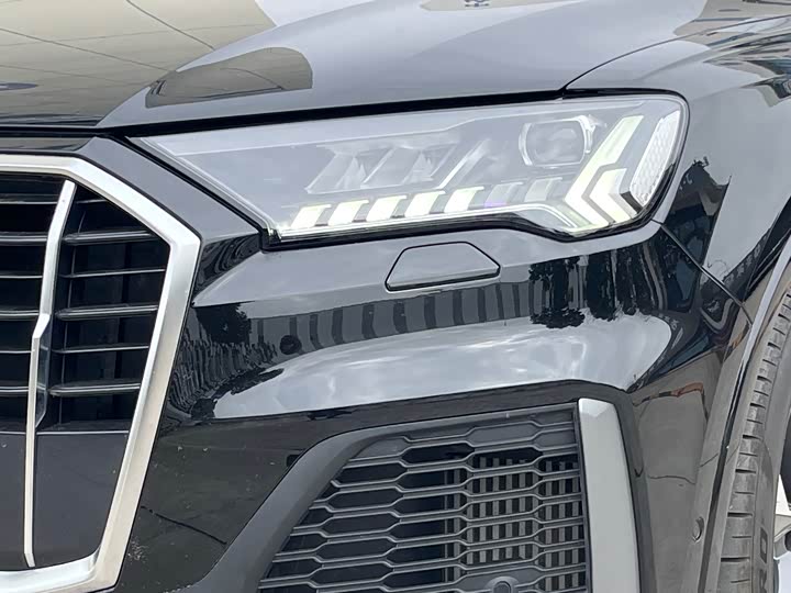 Фото 9 - Audi Q7
