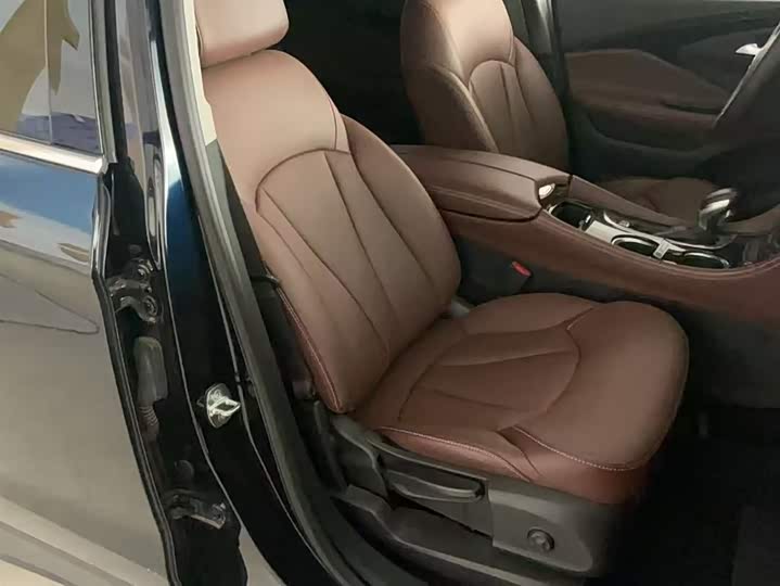 Фото 2 - Buick Envision Plus