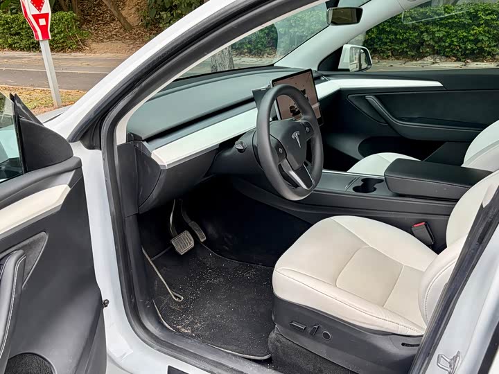 Фото 3 - Tesla Model Y