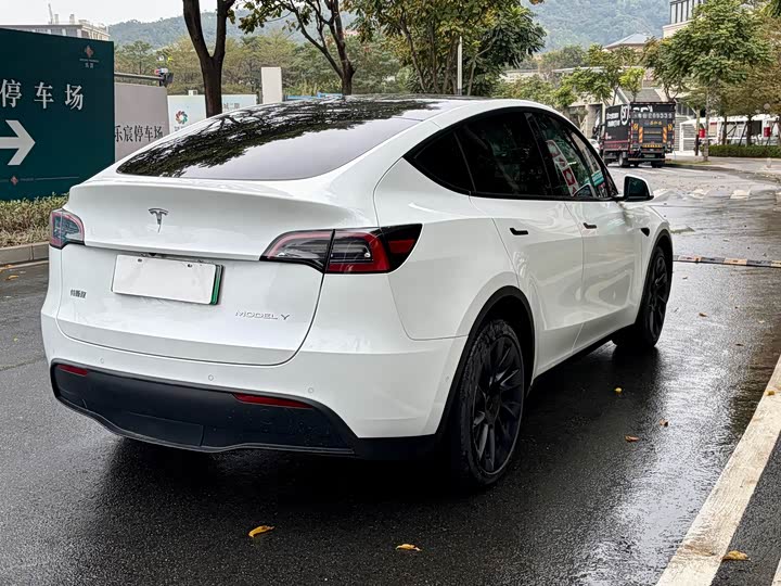 Фото 7 - Tesla Model Y