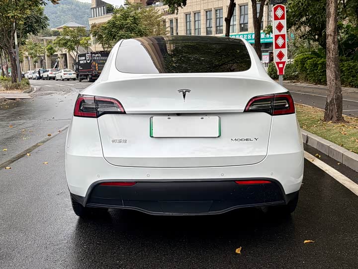 Фото 8 - Tesla Model Y