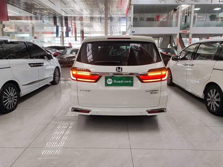 Фото 6 - Honda Odyssey