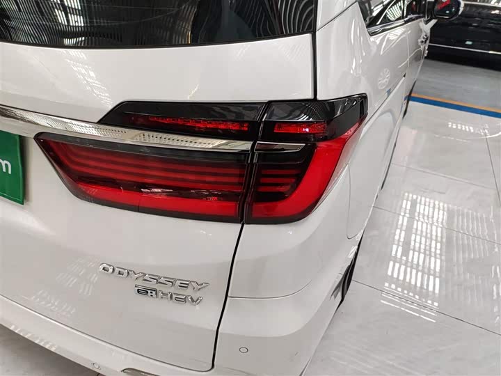 Фото 8 - Honda Odyssey