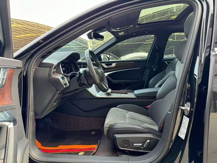 Фото 4 - Audi A6L