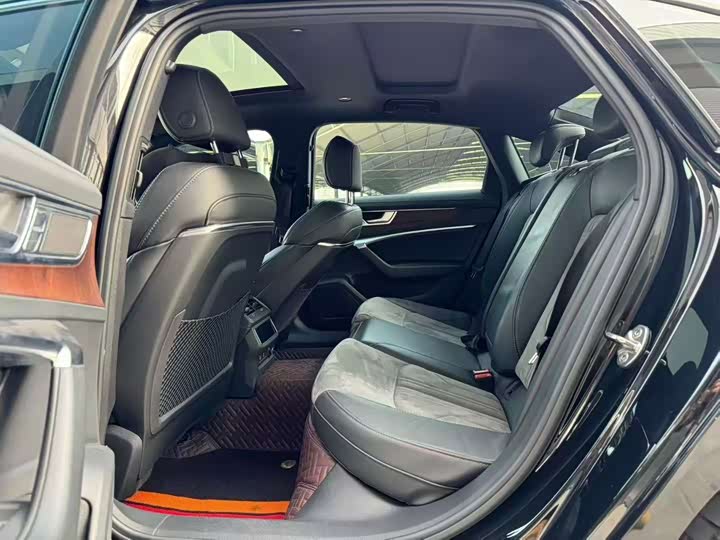 Фото 5 - Audi A6L