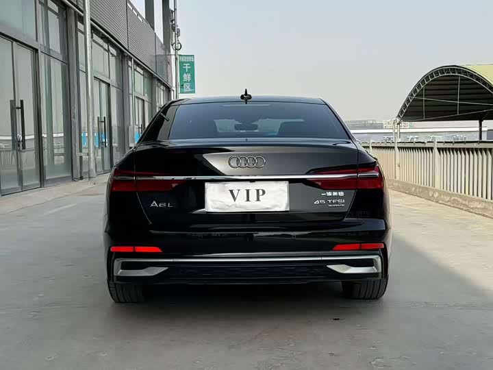 Фото 8 - Audi A6L