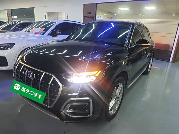 Фото 1 - Audi Q5L