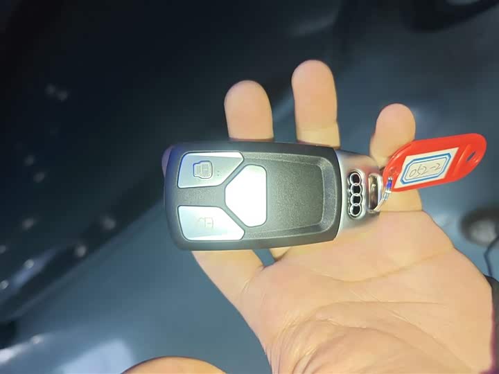 Фото 9 - Audi Q5L