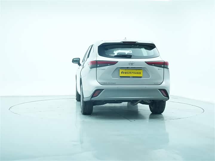 Фото 7 - Toyota Highlander