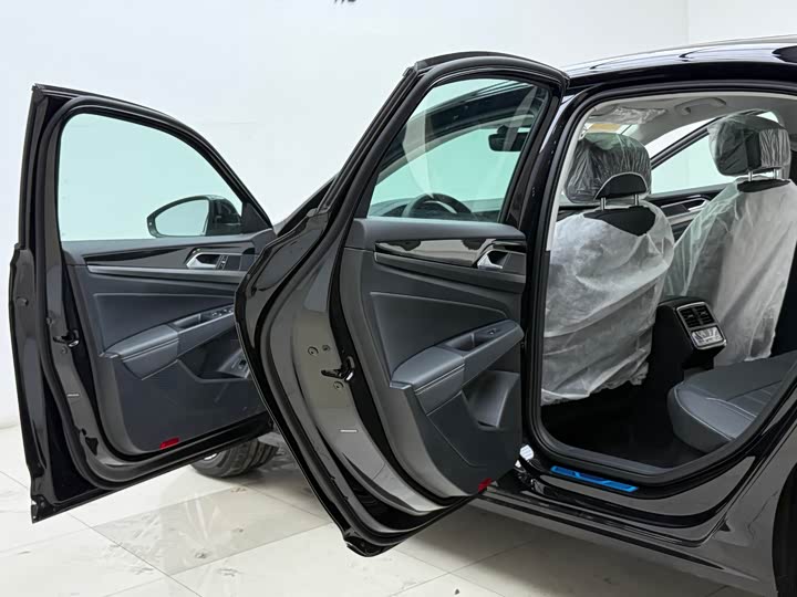 Фото 3 - Volkswagen Passat