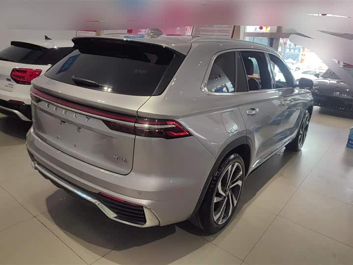 Фото 3 - Geely Monjaro