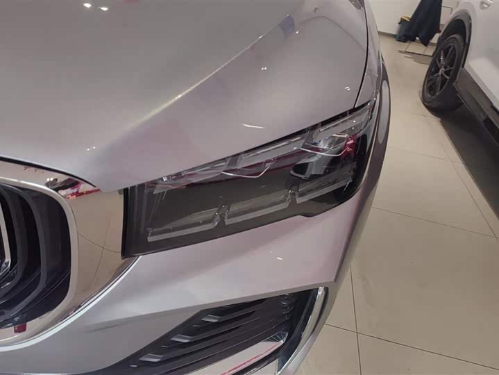 Фото 5 - Geely Monjaro