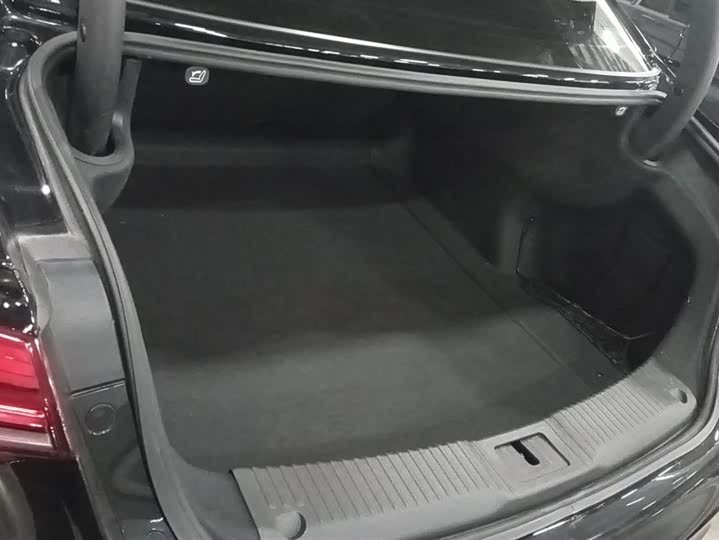 Фото 4 - Hongqi H5