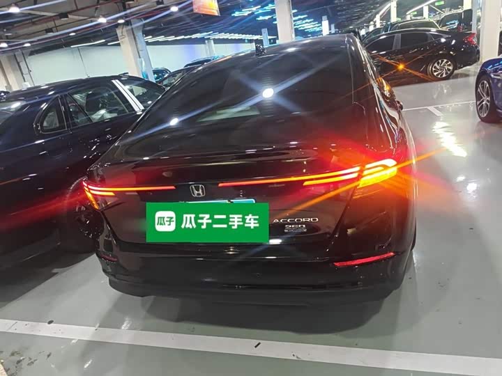 Фото 6 - Honda Accord
