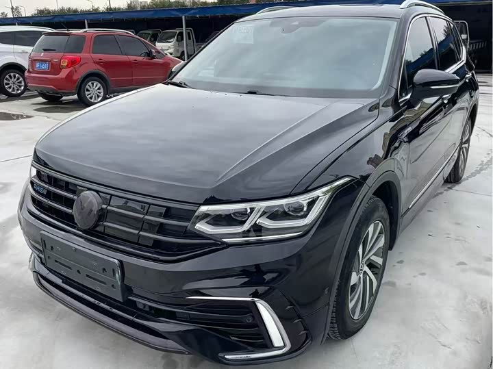 Фото 2 - Volkswagen Tiguan L Hybrid